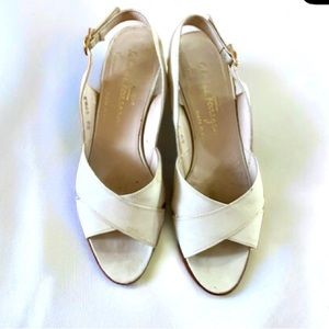 Salvatore Ferragamo Low heel vintage era slingback heels 6.5 cream leather 60 90